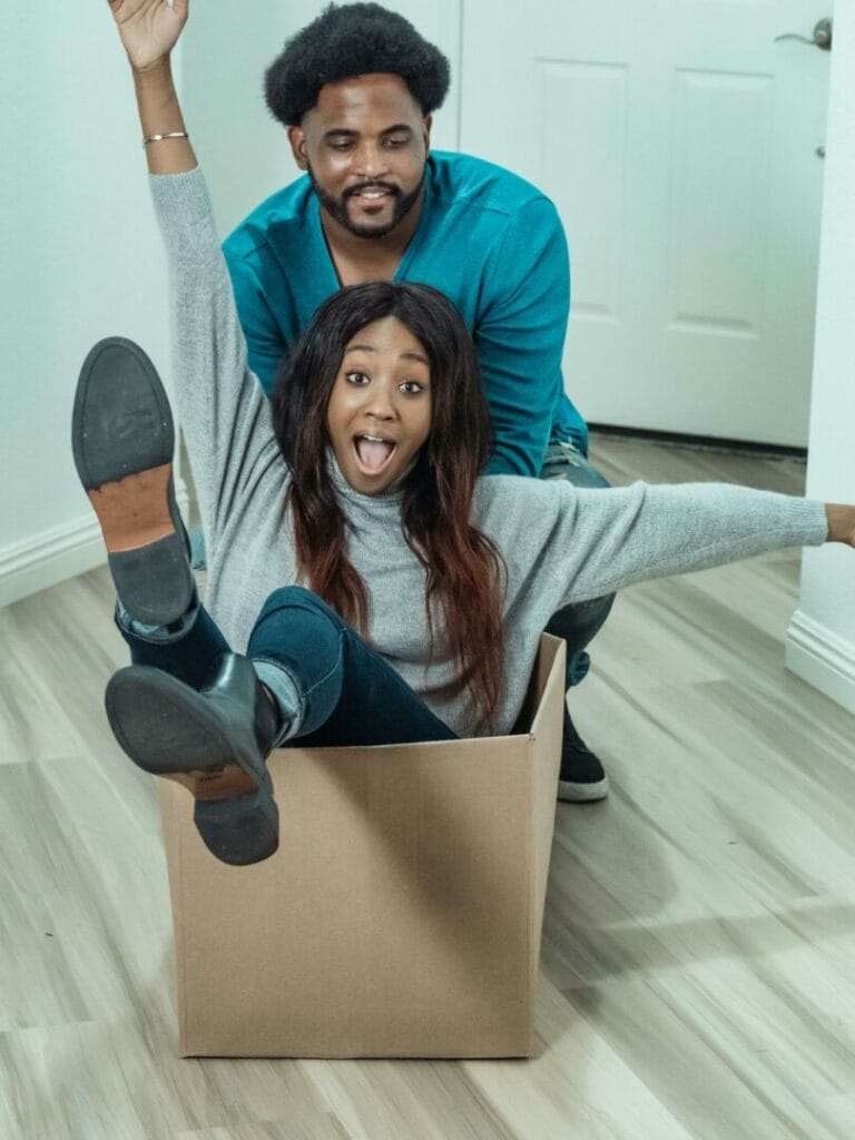 couple qui déménagement à Djibouti