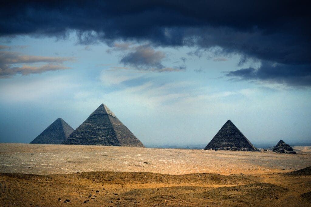 pyramide d'Egypte