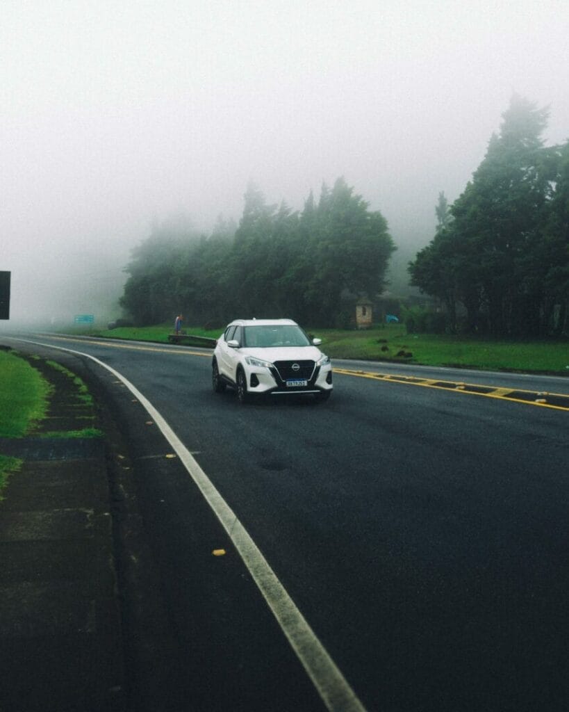 voiture blanche en guadeloupe